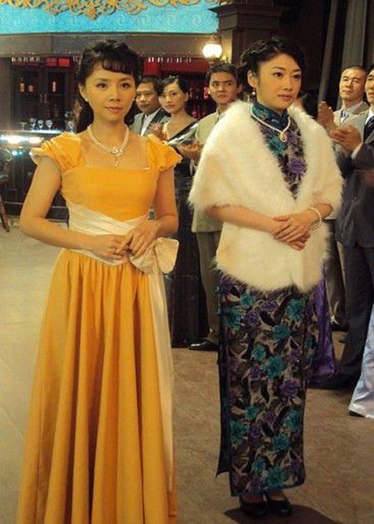 女王}